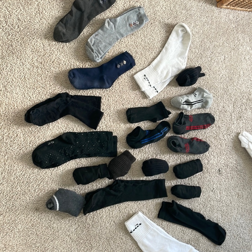 21 pairs of mens socks